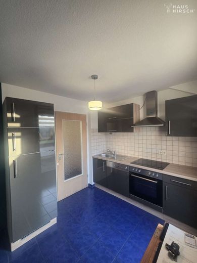 Gemütliche Dachgeschosswohnung mit Balkon und Traumblick! – Küche