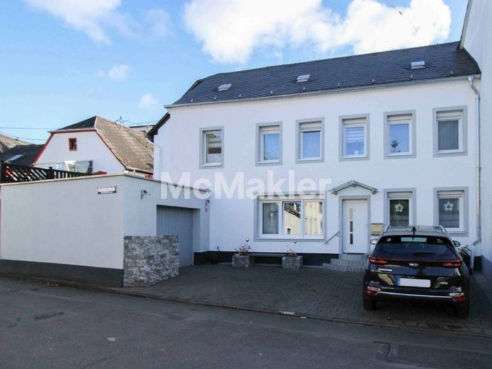Charmantes Einfamilienhaus mit Sauna, Garage & Stellplätzen in ruhiger Lage von Trier-Pfalzel – Foto 1