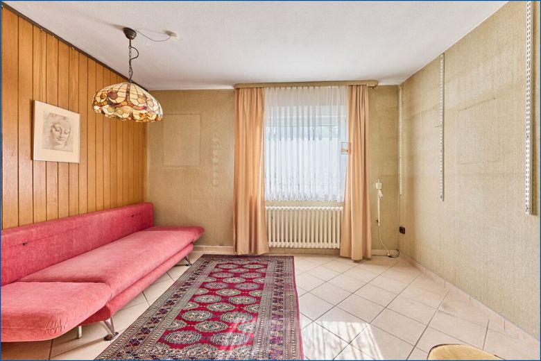 ** Ihr Eigenheim zum Gestalten ** älteres Einfamilienhaus mit zusätzlichem Bauplatz – Arbeiten EG