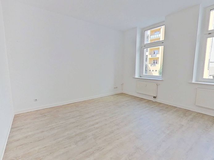 Cadono le foglie, anche i vostri costi di affitto – Trasferitevi e risparmiate 1 NKM: spazioso appartamento di 4 locali con BALCONE soleggiato nello storico Breitenweg – Schlafzimmer II