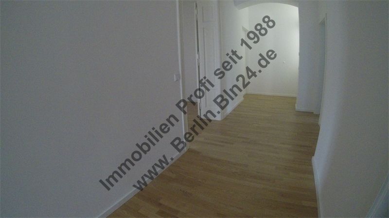 Wohnung zum traumhaften im Denkmalobjekt mit 2 Bädern sowie 2 Tiefgaragenplätzen – G0013437