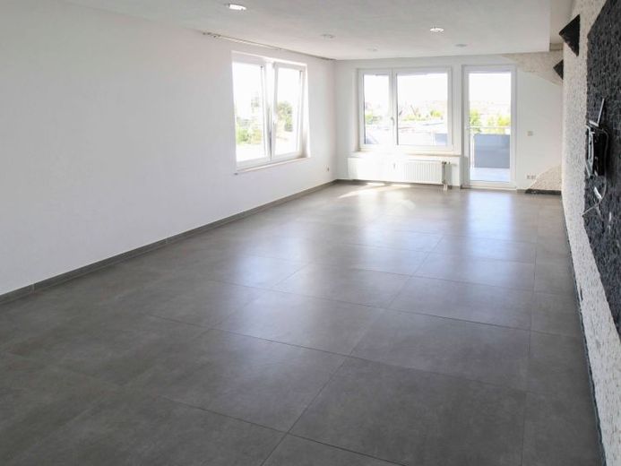 Smart & Stilvoll: Modernisierte 4-Zimmer-Oase mit sonnigem Südwest-Balkon und Klima in Friolzheim! – Foto 1
