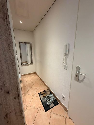 Ruhiges Wohnen ganz oben: Gepflegte 3-Zimmer-Wohnung mit Süd-West-Balkon & Tiefgarage – Photo 13