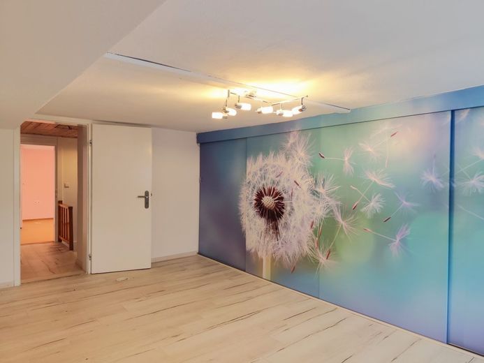 RESERVIERT - KLEIN, ABER OHO! Modernisiertes Einfamilienhäuschen mit Charme in 95346 Stadtsteinach - Einziehen &amp; Wohlfühlen! – DG Schlafzimmer Ansicht 2