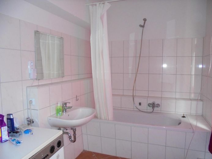 1-Zimmer in 5er Wohngemeinschaft, Weimar – Bad