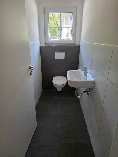 Erstbezug: 101m² Neubau mit Einbauküche, Haustiere willkommen, Balkon, 2 Stellplätze – Foto 7