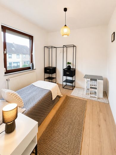 Renovated terraced house, new heating system, PV, no commission! – Photo 11
