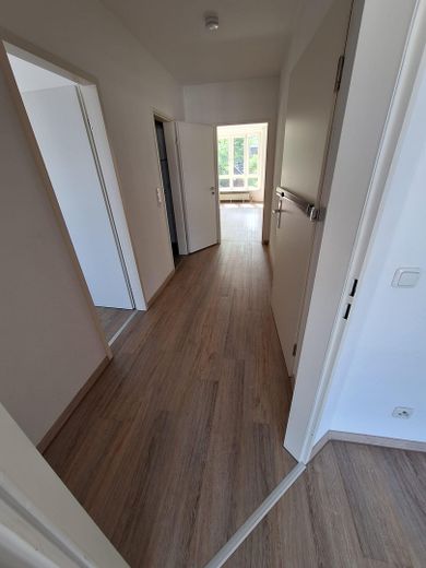 Renovierte, schöne 2-Zimmer Wohnung Krefeld Mitte – Diele und Whg.-Eingang