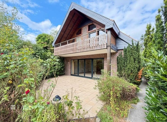 Großzügiges Einfamilienhaus auf privatem Grundstück (Teilverkauf des Grundstückes möglich) – Süd-West-Terrasse