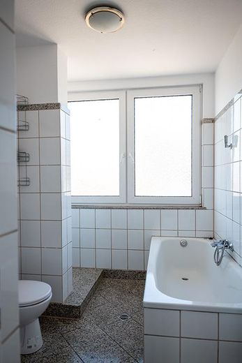 Bad mit Badewanne