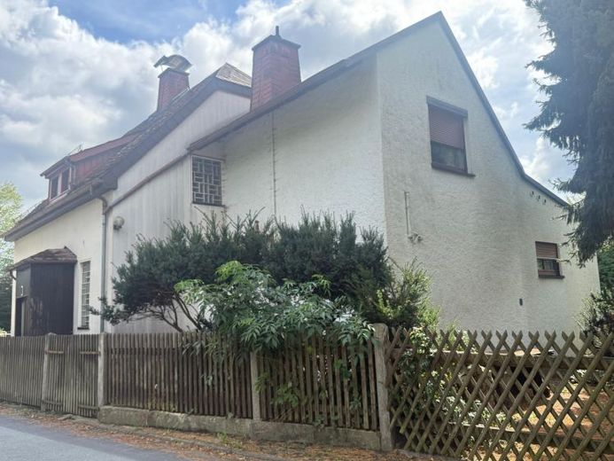 Handwerkerobjekt: Kernsanierungsbedürftiges Einfamilienhaus in Oberkotzau/Fattigau - ca. 140 m² Wfl. - 1.384 m² Grst. – Foto 1