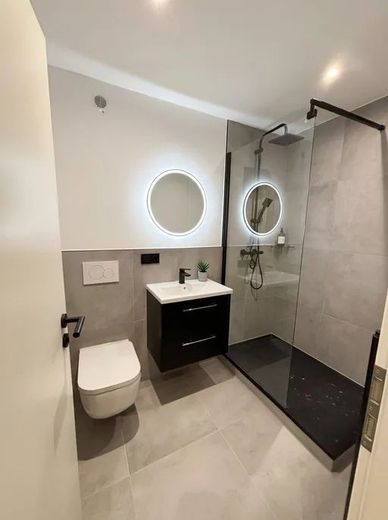 Your new home in our nice shared apartment / Curd-Jürgens-Straße 32, Munich / WE83 / room 1 – Badezimmer