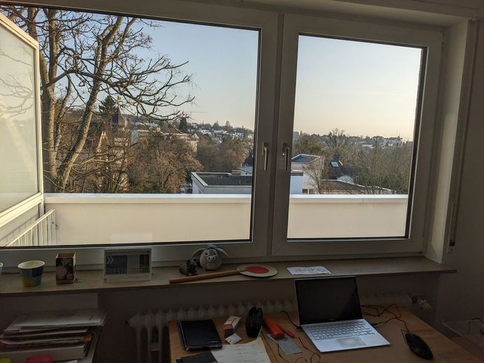 Gut geschnittene, helle 4-Zi. Wohnung im Penthouse-Stil in bester Lage – Arbeits-/Schlafzimmer