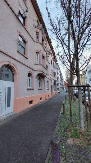 Sonnige 2-Zimmer Altbauwohnung mit Flair und viel Potential – Ansicht von Außen