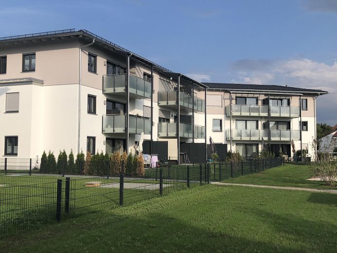 Appartement exclusif de 2 pièces au rez-de-chaussée avec grande terrasse orientée sud-ouest & jardin – écoénergétique à Buchloe – Photo 1