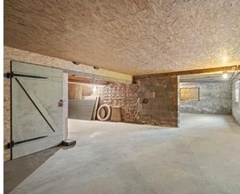 CASA PLURIFAMILIARE VERSATILE CON POSSIBILITÀ COMMERCIALE E POTENZIALE DI AMPLIAMENTO – Keller