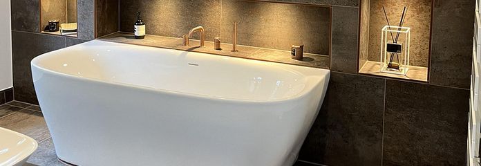 Hochwertige 4-Zimmer-Wohnung in klassischer Stadtvilla  PROVISIONSFREI! Weitere Wohnungen vorh. – Hauptbad