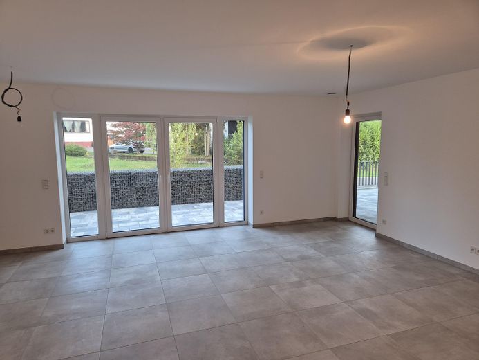 Piso de obra nueva de alta calidad en Wadern, 3zkb 120 m² EEK A+ – Wohn- Esszimmer