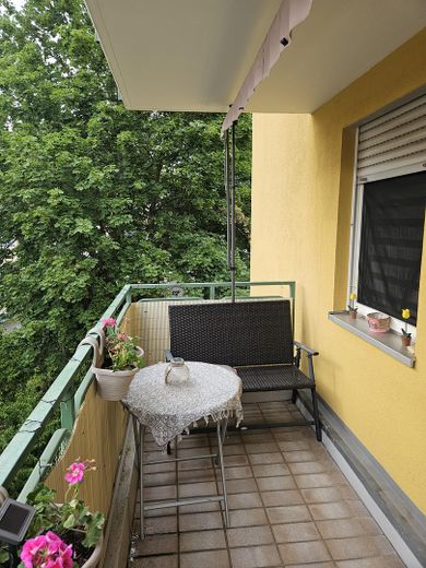 *Provisionsfrei*Von Eigentümerin,sofort frei, stillvolle Wohnung mit Tiefgarage – Balkon