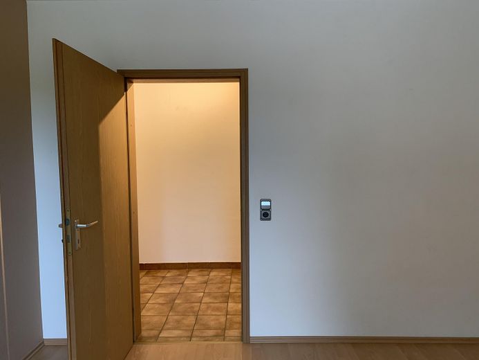 2-Zimmer Erdgeschoss-Wohnung Filderstadt – Schlafzimmer Blick in den Flur