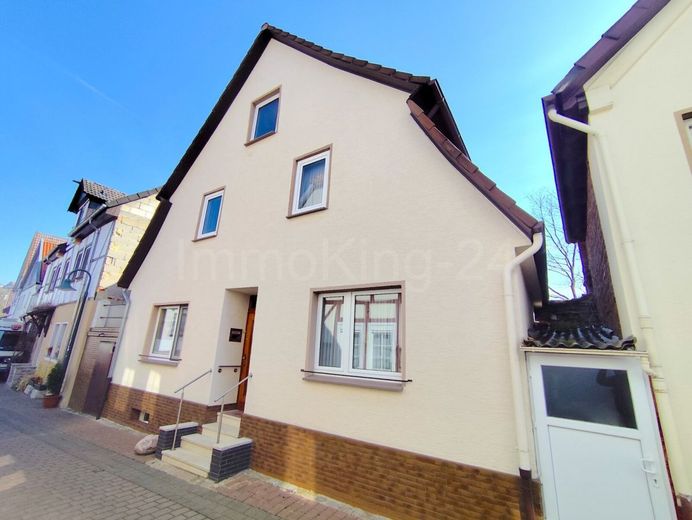 TOLLES EINFAMILIENHAUS MIT VIELEN DETAILS IN GUTER LAGE VON WARBURG! – ANSICHT DES HAUSES