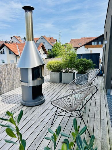 Exclusives Penthouse mit 90 qm Dachterrasse und Bergblick – Dachterrasse