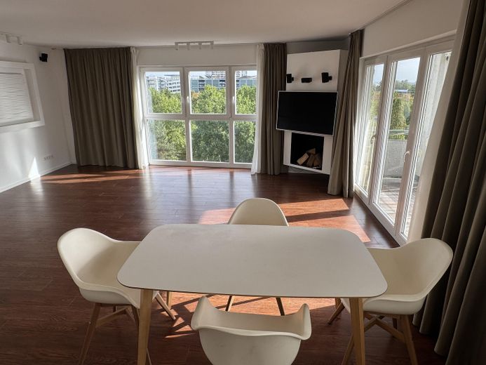 Exklusive, sonnige Familienwohnung - 4-ZKB mit Balkon direkt am Rebstockpark – Foto 8