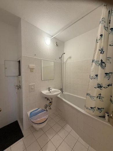 3 Zimmer Wohnung an Selbstnutzer Provisionsfrei – Badezimmer