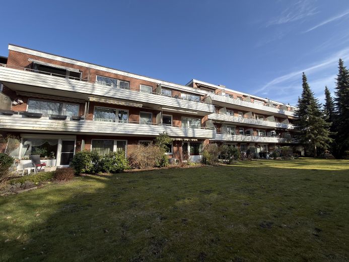 Grünes Bahrenfeld: appartamento libero di 3 locali con terrazza, aiuola e garage sotterraneo – Gartenansicht