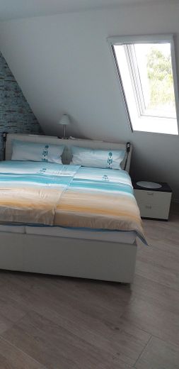 Bett Gästezimmer OG