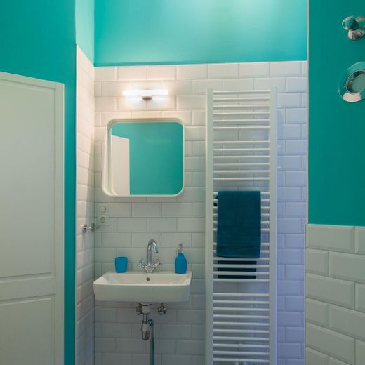 Bad Waschbecken Spiegel