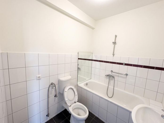 Gemütliche 2-Zimmer Wohnung in ruhiger Lage in Dargun – Bad