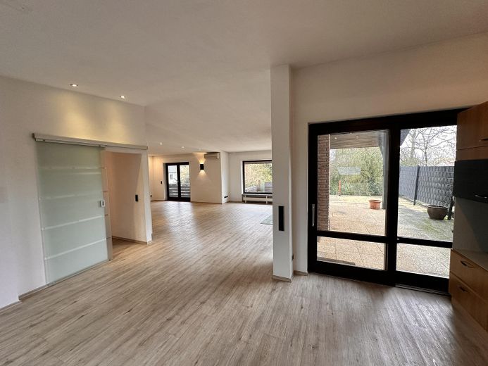 Großzügiges Einfamilienhaus mit Einliegerwohnung auf weitläufigem Eckgrundstück – Foto 37