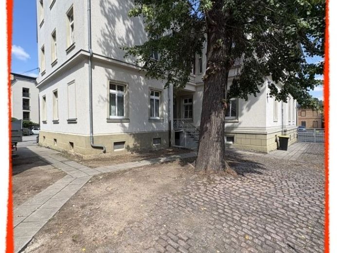 Büroetage im 1. Obergeschoss zentral in Zwickau zu vermieten! – Foto 1