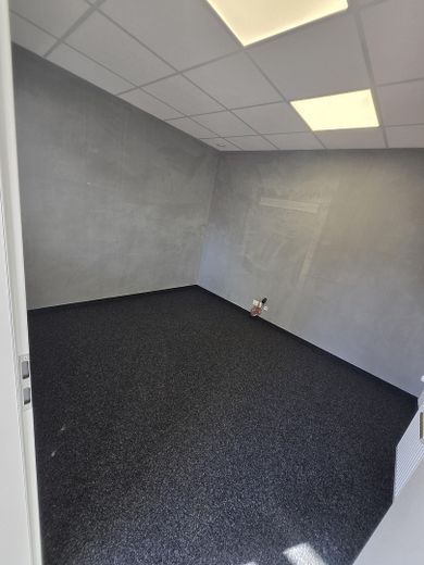 2 Einmalige Ladenlokale in stark frequentierter Lage mit ca. 280 m2 und 103 m2 Gewerbefläche – Raum 2 