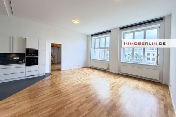 IMMOBERLIN.DE - ¡Ubicación privilegiada en un edificio protegido! Loft completamente rehabilitado con plaza de aparcamiento