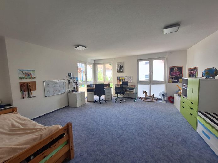 Großes Kinderzimmer (teilbar)