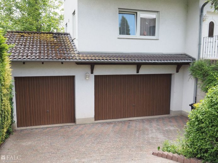 Großzügiges Anwesen im Kurort Bad Bodendorf – Garagen