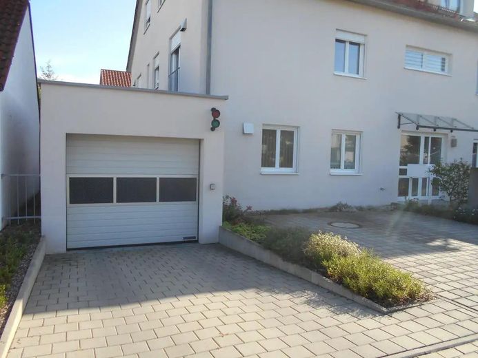 High-quality and as-new 2-room top-floor apartment with fitted kitchen – Foto 6