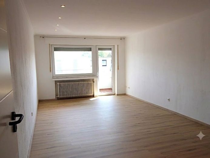 Direkt einziehen und wohlfühlen! Renovierte, barrierefreie 3-Zi.-Whg. in Oldentrup - Erbbaurecht – Foto 1