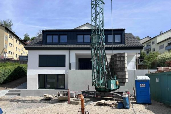 73207 Plochingen: Erstbezug nach Kernsanierung: 3,5-Zi-DG-Wohnung. Balkon. Inkl. EBK. Stellplatz.