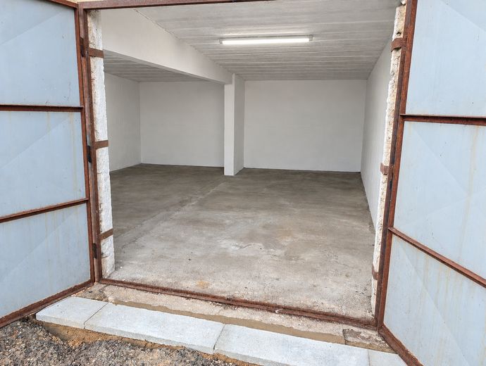 XXL garage con elettricità da affittare, garage singolo o doppio, Laugkstr – Doppelgarage