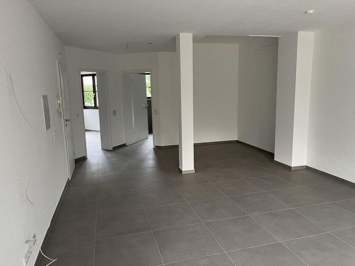 Kernsanierte Gartenwohnung mit Terrasse, Einbauküche und Garage in gefragter Lage von Erkelenz – Wohnzimmer 2