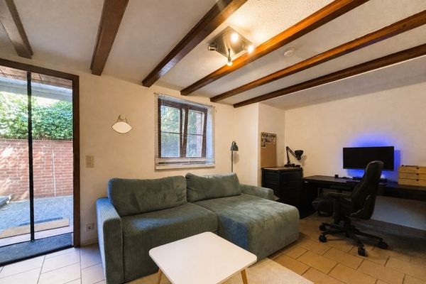 Diese Wohnung ist ideal für alleinstehende Personen mit EKB und eigenen Außenbereich.