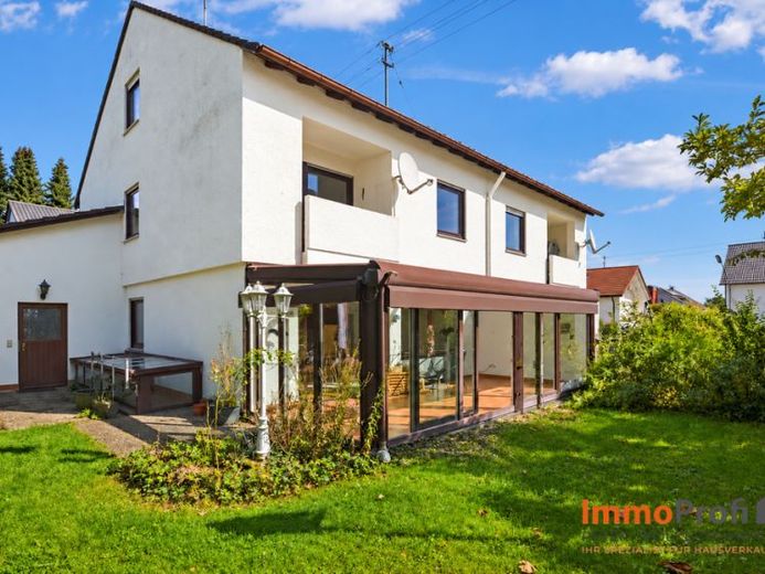 Ampia e tranquilla porzione di casa bifamiliare con studio, veranda e idilliaco paradiso verde – Foto 1