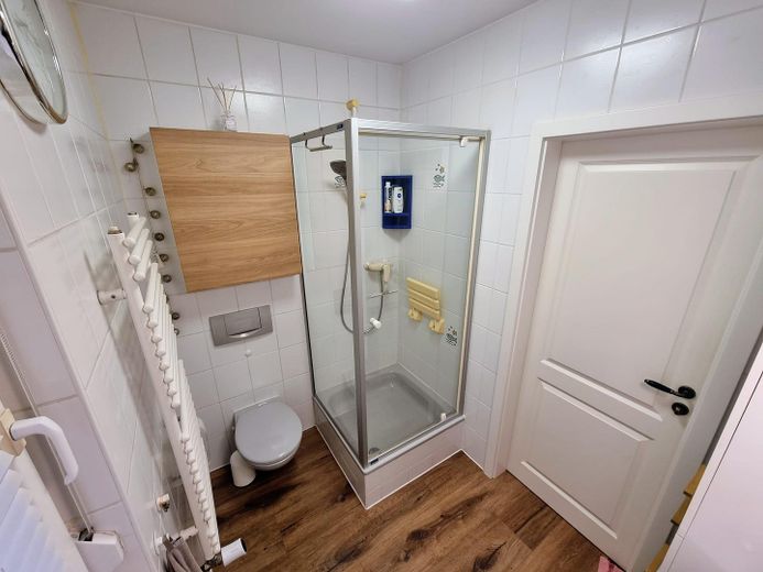 Gäste WC mit Dusche