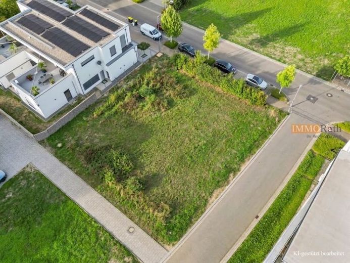 IMMORath.de - Großzügiges Grundstück in zentraler Lage - Arbeiten und Wohnen! – Foto 1