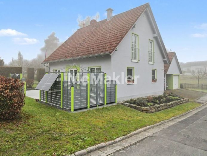Gepflegtes Einfamilienhaus mit Garten, Garage und Carportstellplatz in Nordheim vor der Rhön – Foto 1