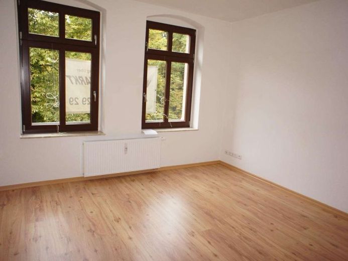 Frei ab 1.12.26 - Sonnigem Balkon !!! Laminat !!! im 1. OG !!! – Foto 1