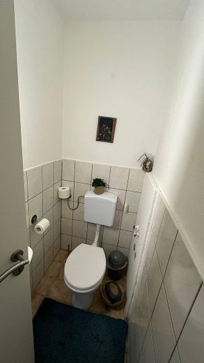100 m² Erdgeschosswohnung | 5 Zimmer | Ideal für Familien | Frei ab 01.10.2026 – Gäste_WC